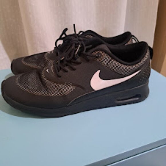 Womens Nike Air Max Thea black running shoes size 8.5 - Picture 1 of 7